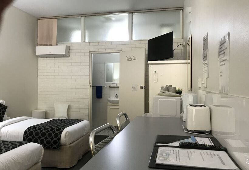 اتاق لوکس سه تخته, Coffs Shearwater Motel