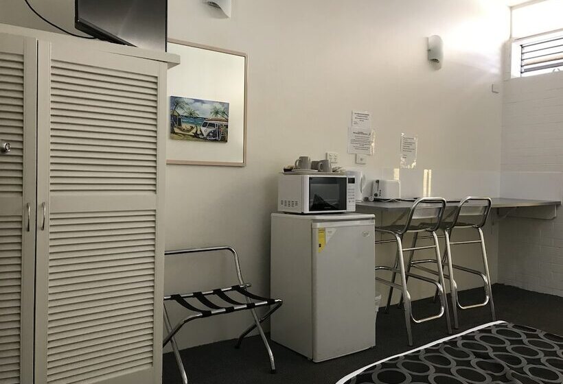 디럭스 트리플 룸, Coffs Shearwater Motel