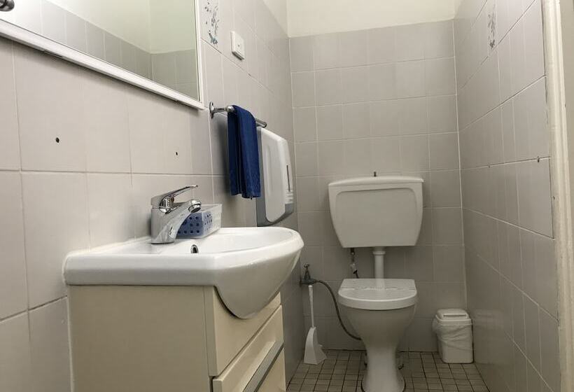 اتاق اجرایی سه نفره, Coffs Shearwater Motel