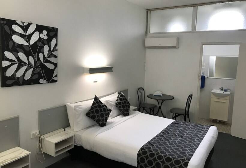 اتاق اجرایی سه نفره, Coffs Shearwater Motel