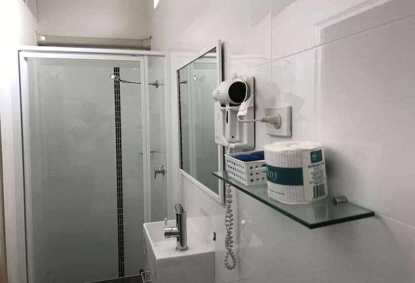 اتاق خانوادگی, Coffs Shearwater Motel