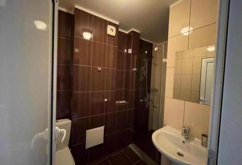 Четырехместный Номер Стандарт, Family Hotel Madrid
