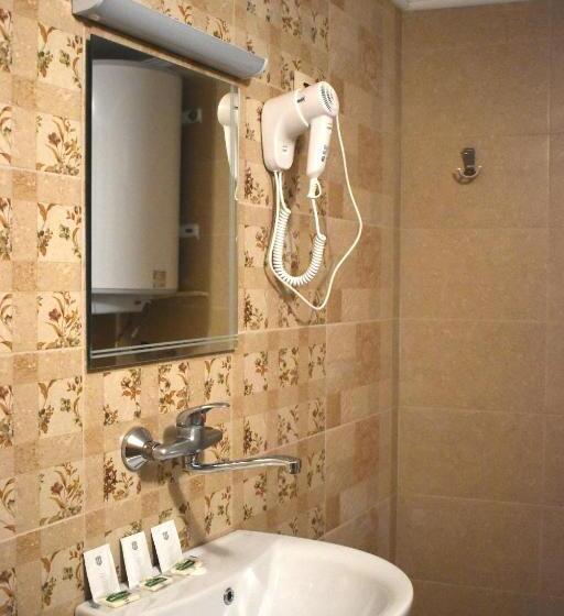 اتاق استاندارد سه تخته با بالکن, Family Hotel Slavianska Dusha