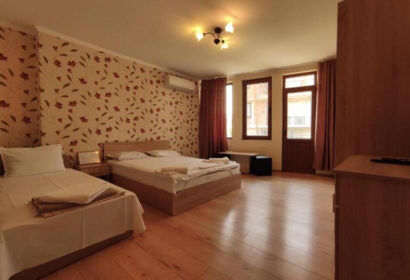 バルコニー付スタンダード４ベッドルーム, Family Hotel Slavianska Dusha