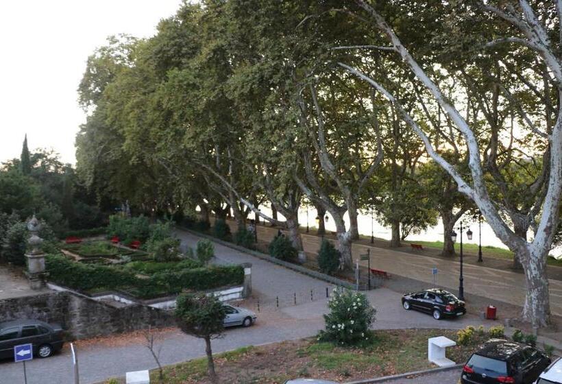 اتاق استاندارد با چشم‌انداز رودخانه, Império Do Norte