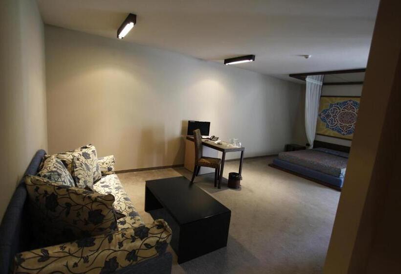 اتاق خانوادگی, Regina Maria Spa Design