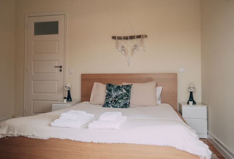 اتاق استاندارد با سرویس بهداشتی مشترک, Green Coast Surf House