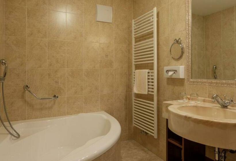 バルコニー付スイート, Alphotel Tyrol