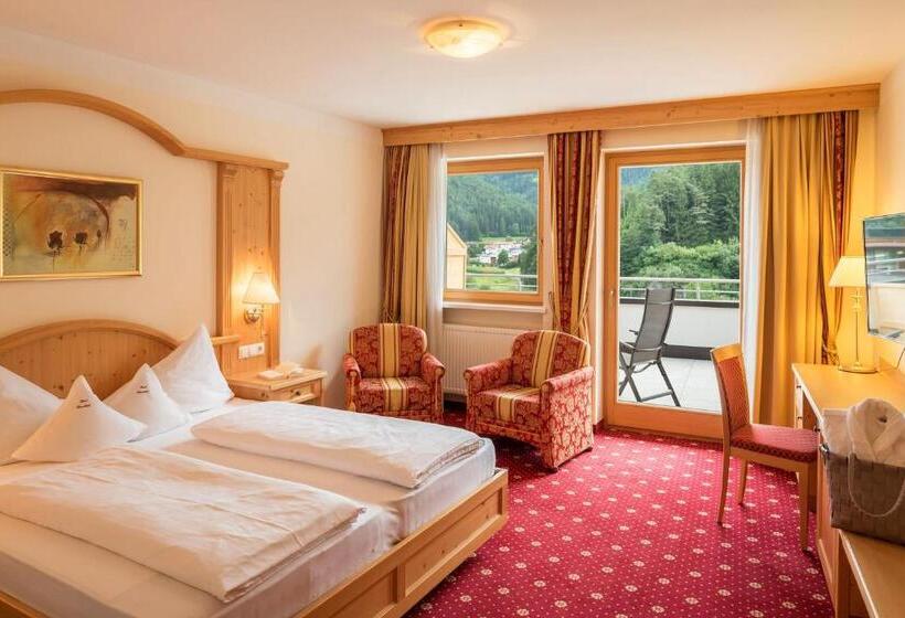 Family Suite, Kronblick
