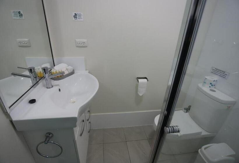 家庭间, Reign Inn Newcastle