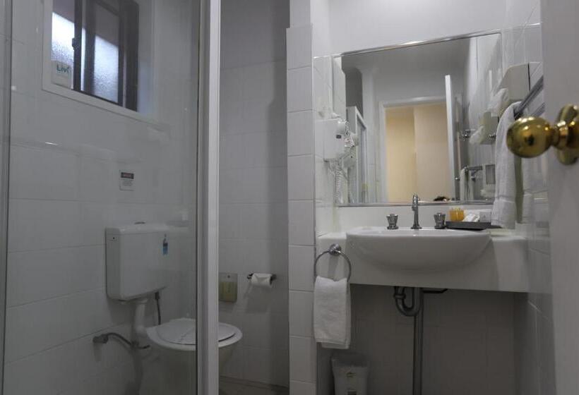 복층 룸 퀸 침대, Reign Inn Newcastle