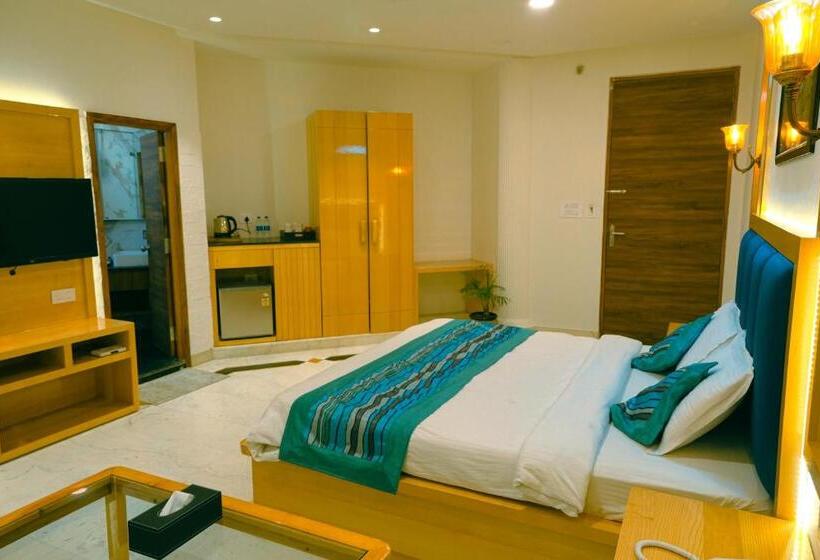 Номер Deluxe, Garden Resorts And