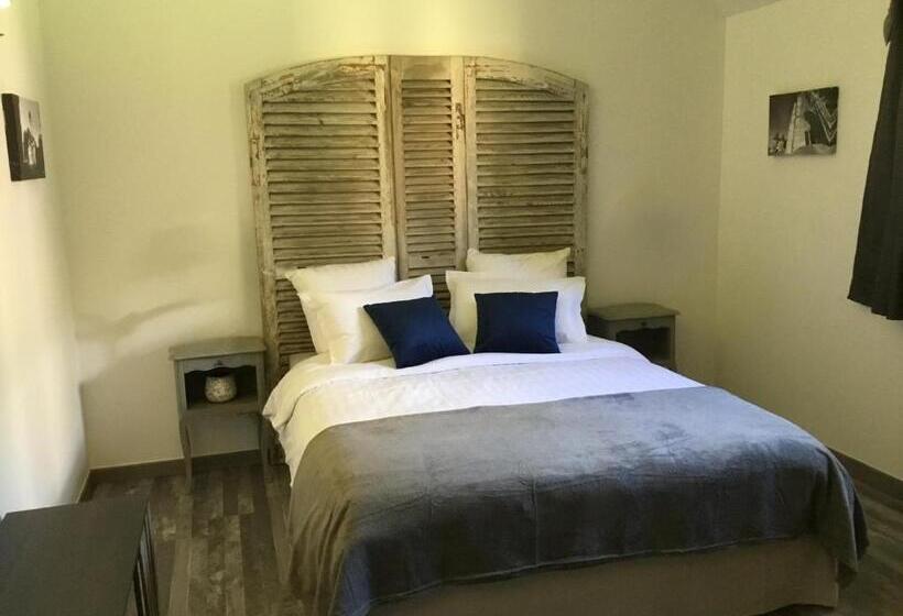 Номер Стандарт Вид на Сад, Chambres Beauvais