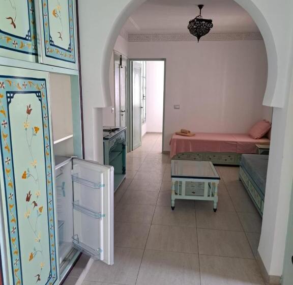 Трехместный Номер Стандарт Вид на Бассейн, Villa Izabelles