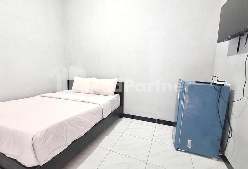 Номер Deluxe, Vins Homestay Kroya Mitra Reddoorz