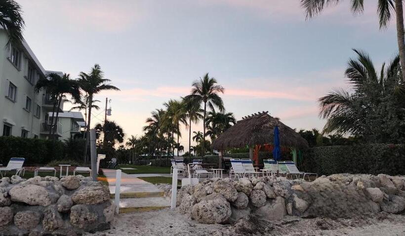 דירת חדר נוף לים, Paradise Awaits You At Key Colony Beach