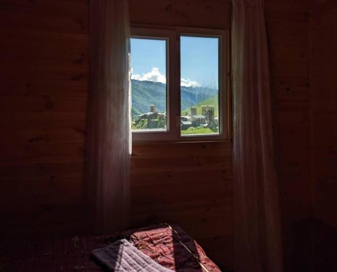 اتاق اکونومی, Guesthouse Latphari