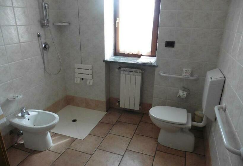 חדר משפחתי, Mont Nery