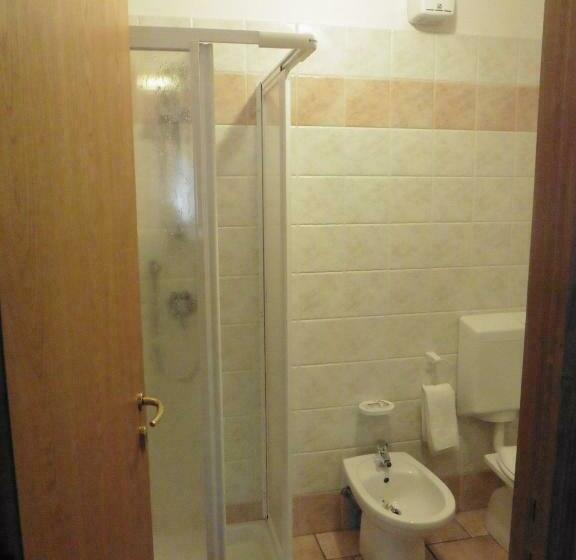 חדר משפחתי, Mont Nery