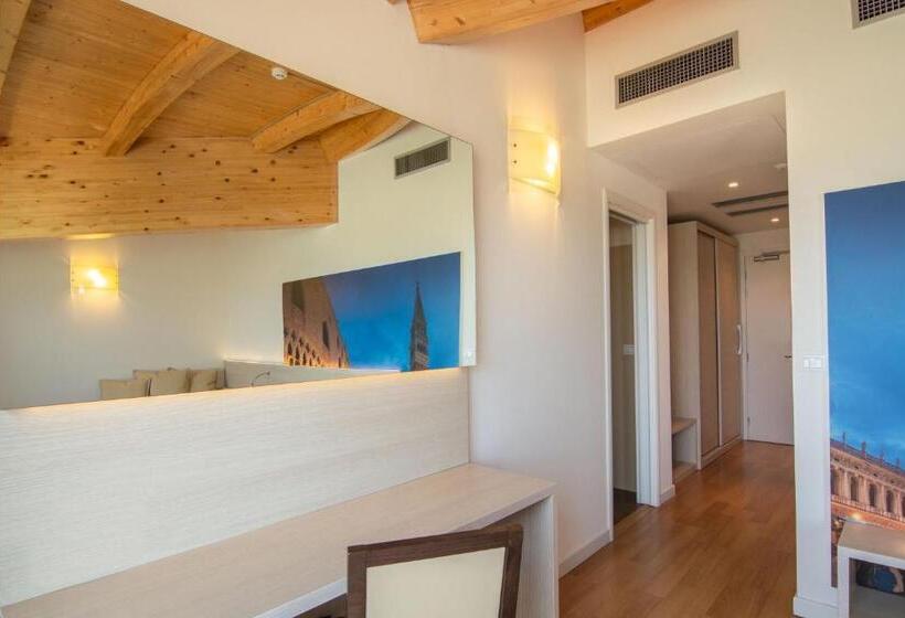 Номер Deluxe Вид на Море Боковой, Park Hotel Pineta