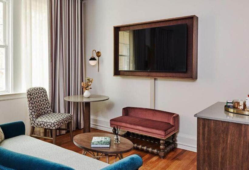 استودیوی استاندارد, Granada Midtown