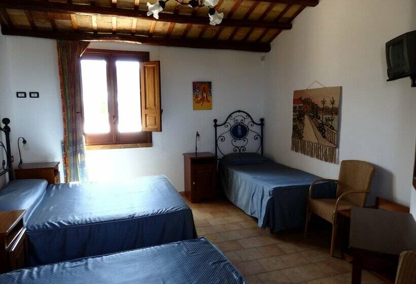 اتاق استاندارد چهار تخته, Cala Buguto