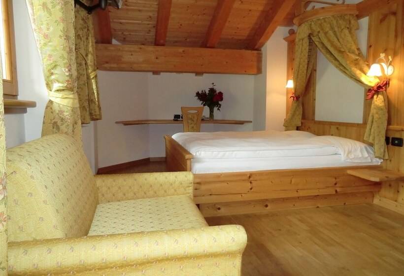 جناح جونيور مطل على الجبل, Garnì Costa Verde