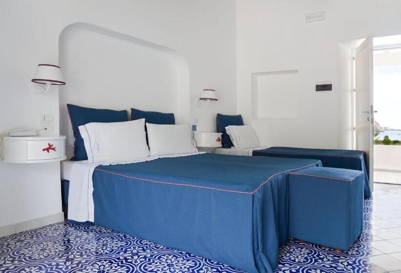 اتاق استاندارد سه نفره, La Terrazza