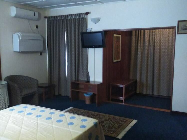 اتاق لوکس, Manuela Residence