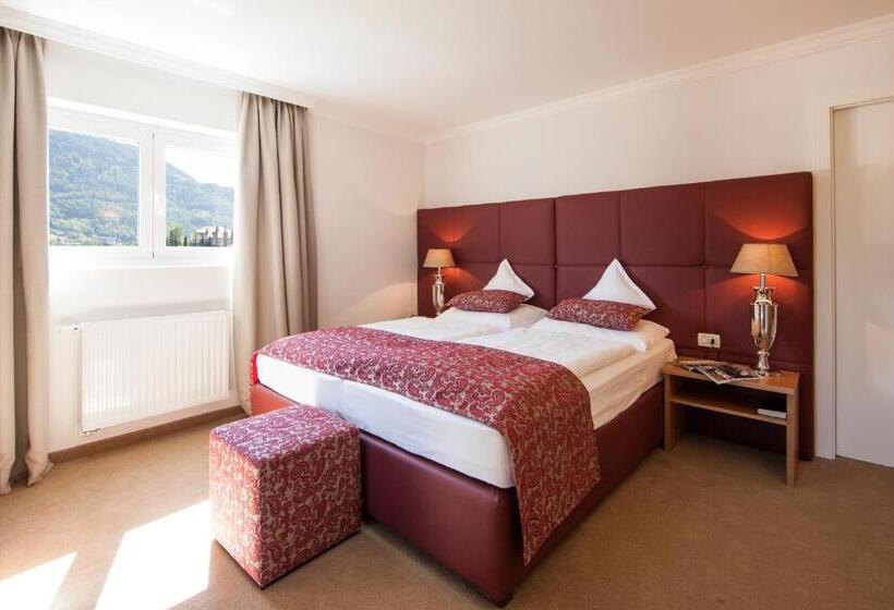 سوییت جونیور, Maria Theresia Adults Only