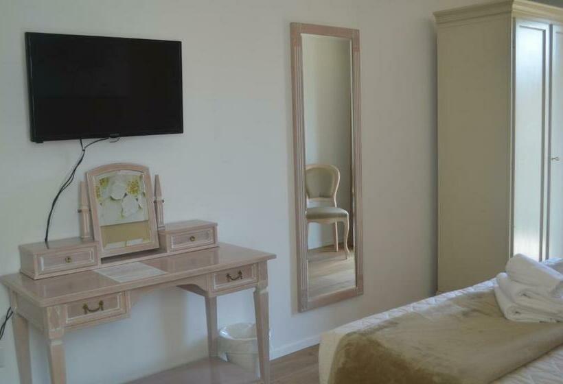 اتاق استاندارد, Rivamia