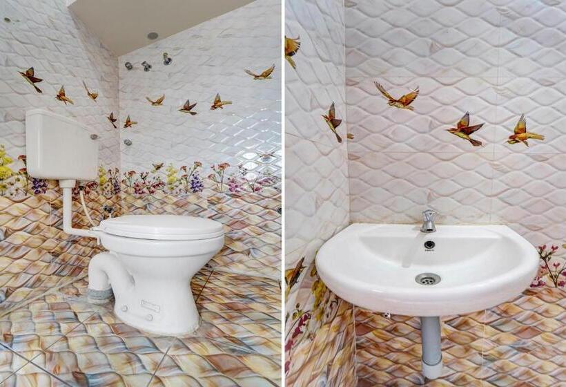 Трехместный Номер Классика, Crystal Inn