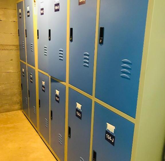 تختخواب در اتاق مشترک, Alobar1000 Hostel