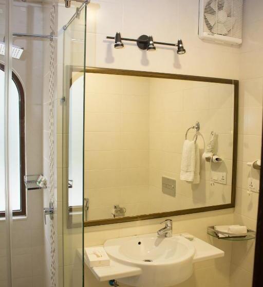 اتاق اجرایی یک تخته, S Chalet Islamabad