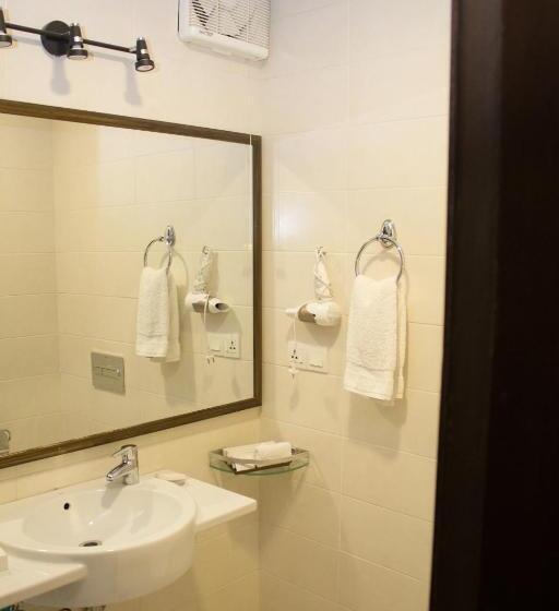 اتاق اجرایی یک تخته, S Chalet Islamabad
