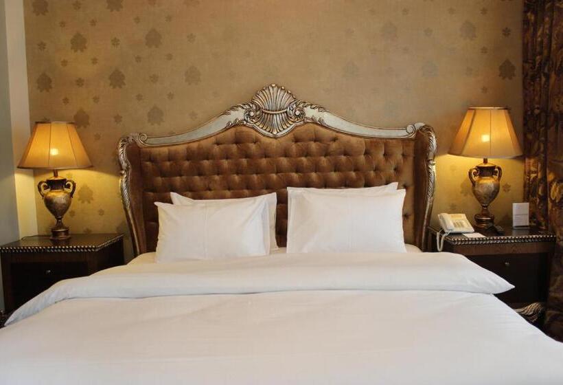 سوییت جونیور اجرایی, S Chalet Islamabad