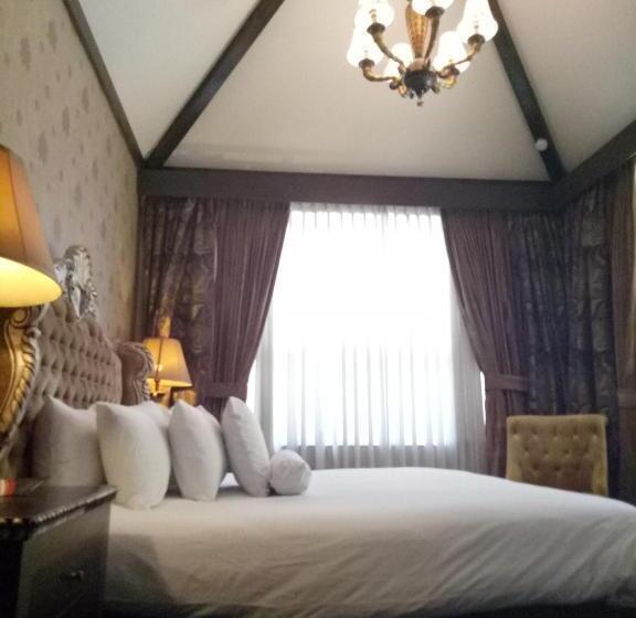 سوییت جونیور اجرایی, S Chalet Islamabad