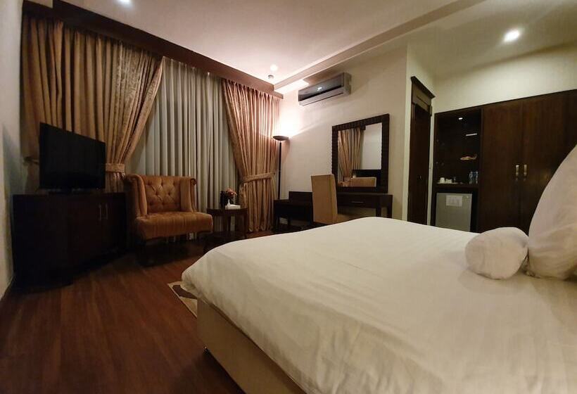 اتاق اجرایی یک تخته, S Chalet Islamabad