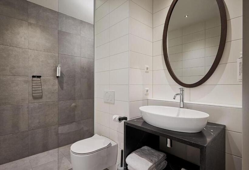 اتاق استاندارد سه نفره, Corendon Amsterdam Schiphol Airport, a Tribute Portfolio Hotel