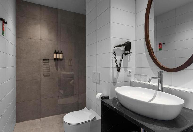 اتاق استاندارد با چشم‌انداز, Corendon Amsterdam Schiphol Airport, a Tribute Portfolio Hotel