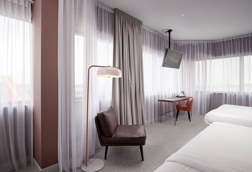 اتاق استاندارد سه نفره, Corendon Amsterdam Schiphol Airport, a Tribute Portfolio Hotel