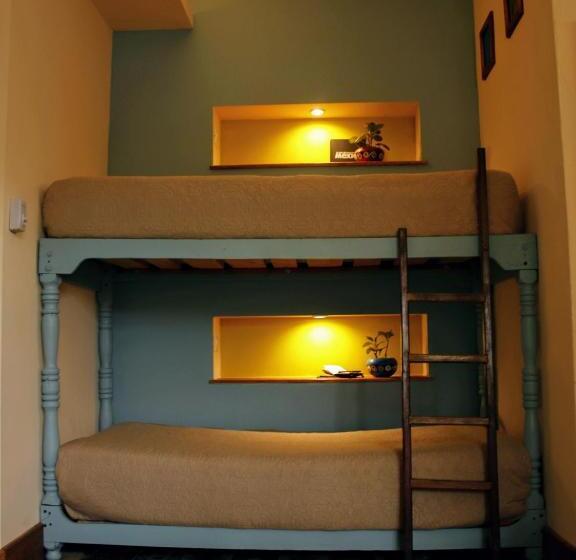 חדר סטנדרט לארבעה, Hostel Candelaria