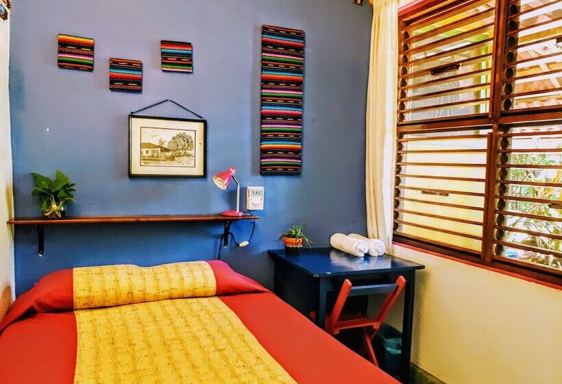 מיטה בחדר משותף, Hostel Candelaria