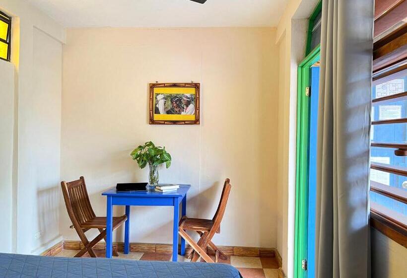 חדר סטנדרט חדר אמבטיה משותף, Hostel Candelaria