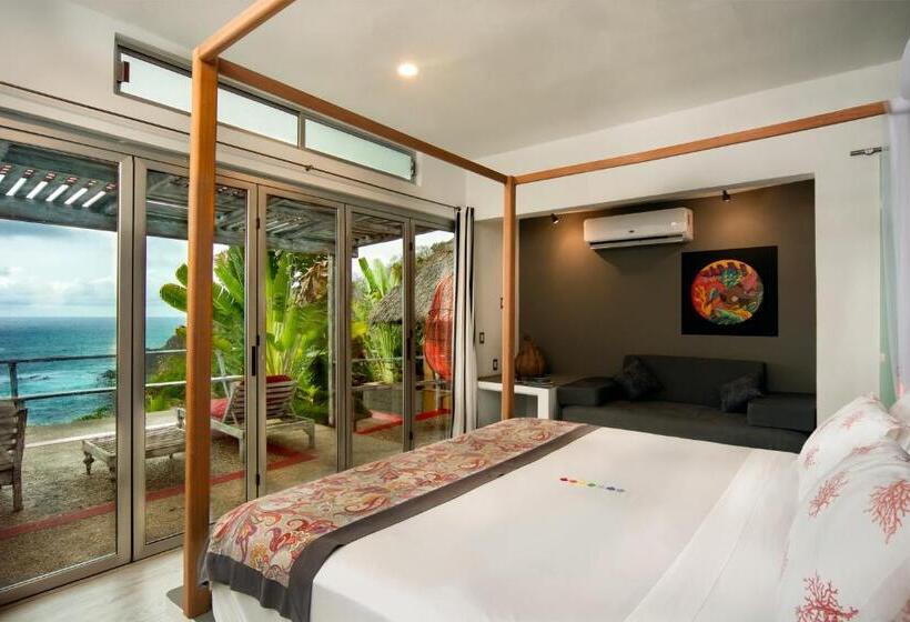 Suite Terasszal, Villa Aikia