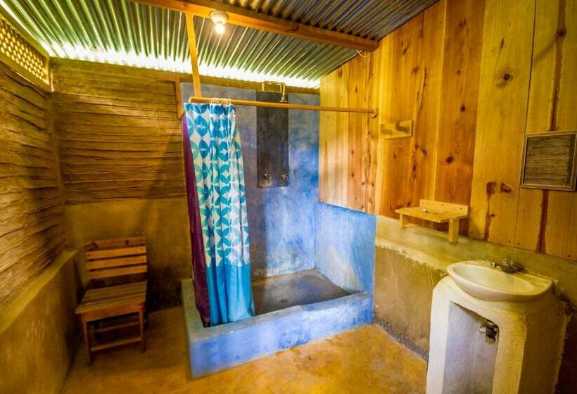 تختخواب در اتاق مشترک, Eco Hotel Mayachik