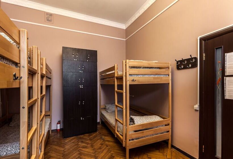 سرير فى غرفة مشتركه, Centrum Hostel