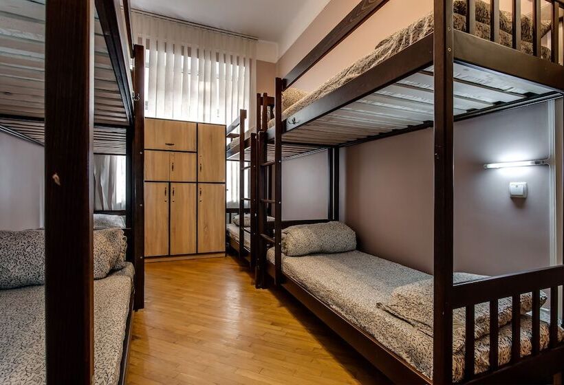 سرير فى غرفة مشتركه, Centrum Hostel