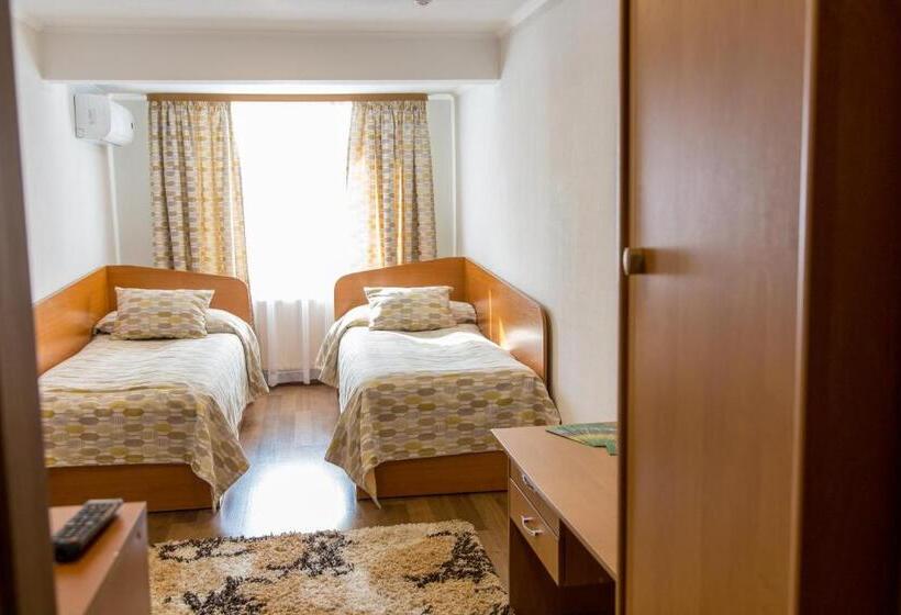 Family Suite, Europa