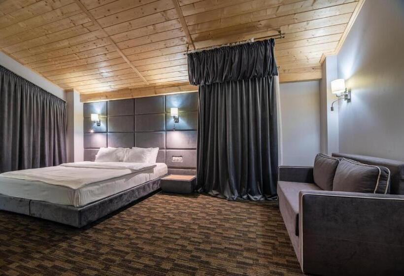 １ベッドルームハウス, Karpatski Hotel & Spa
